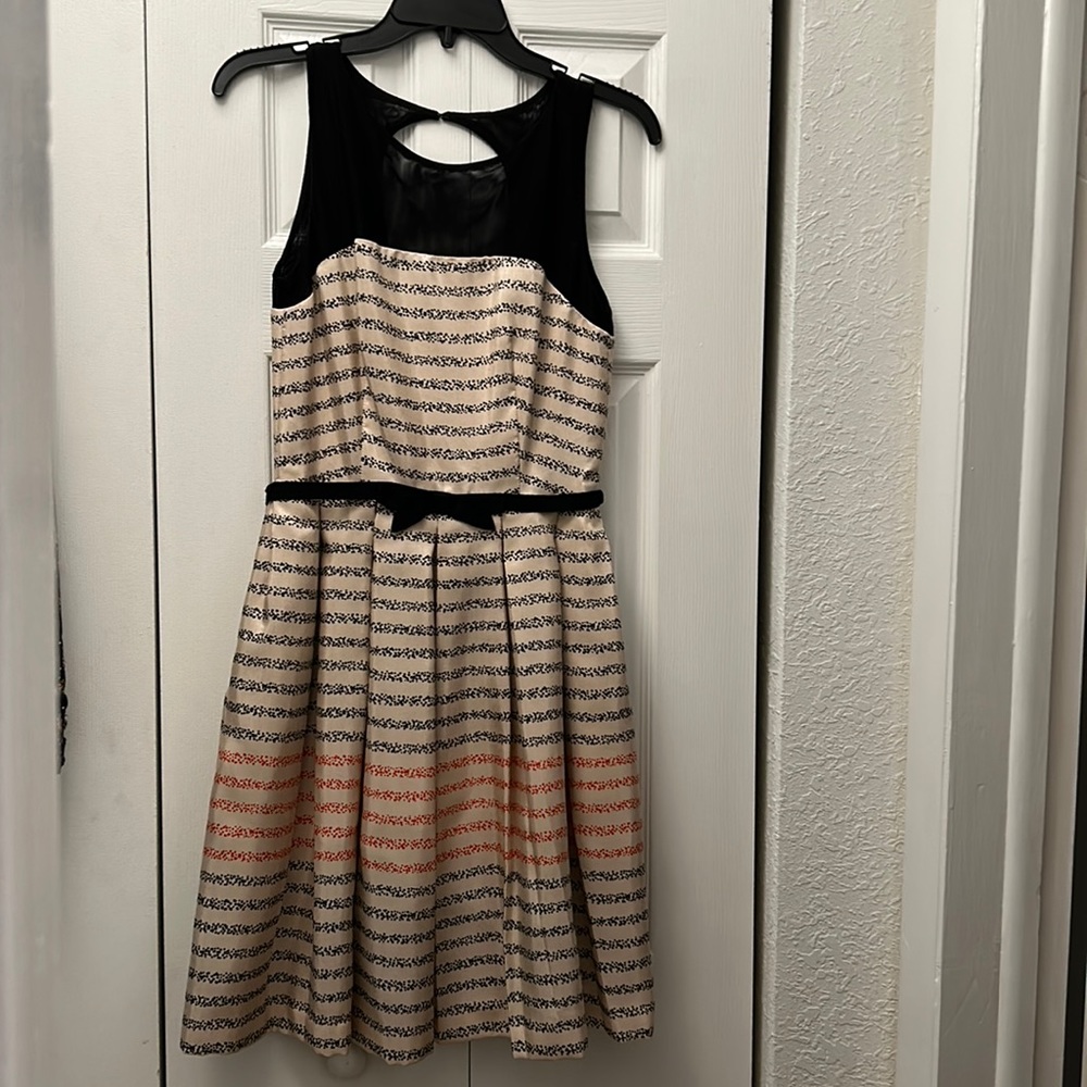 Taylor - lined and flared cocktail dress - with pockets!
